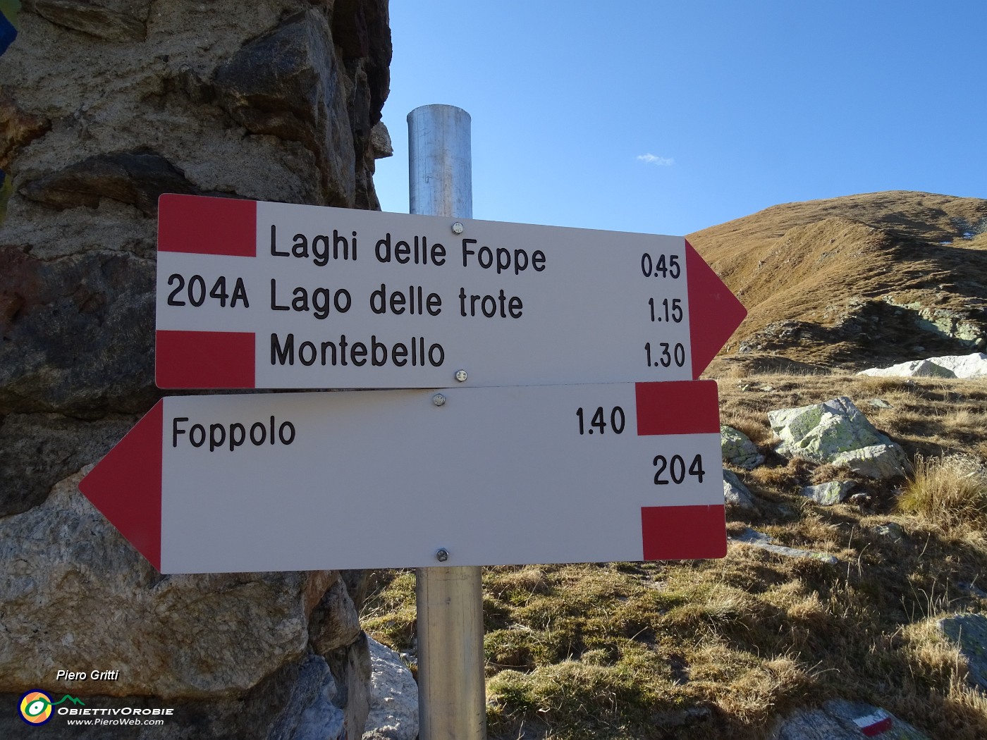 74 Mi vien tarfi e buio a scendere sul 204A dai Laghetti, scendo dal sent. 204 fatto il marttino in salita.JPG